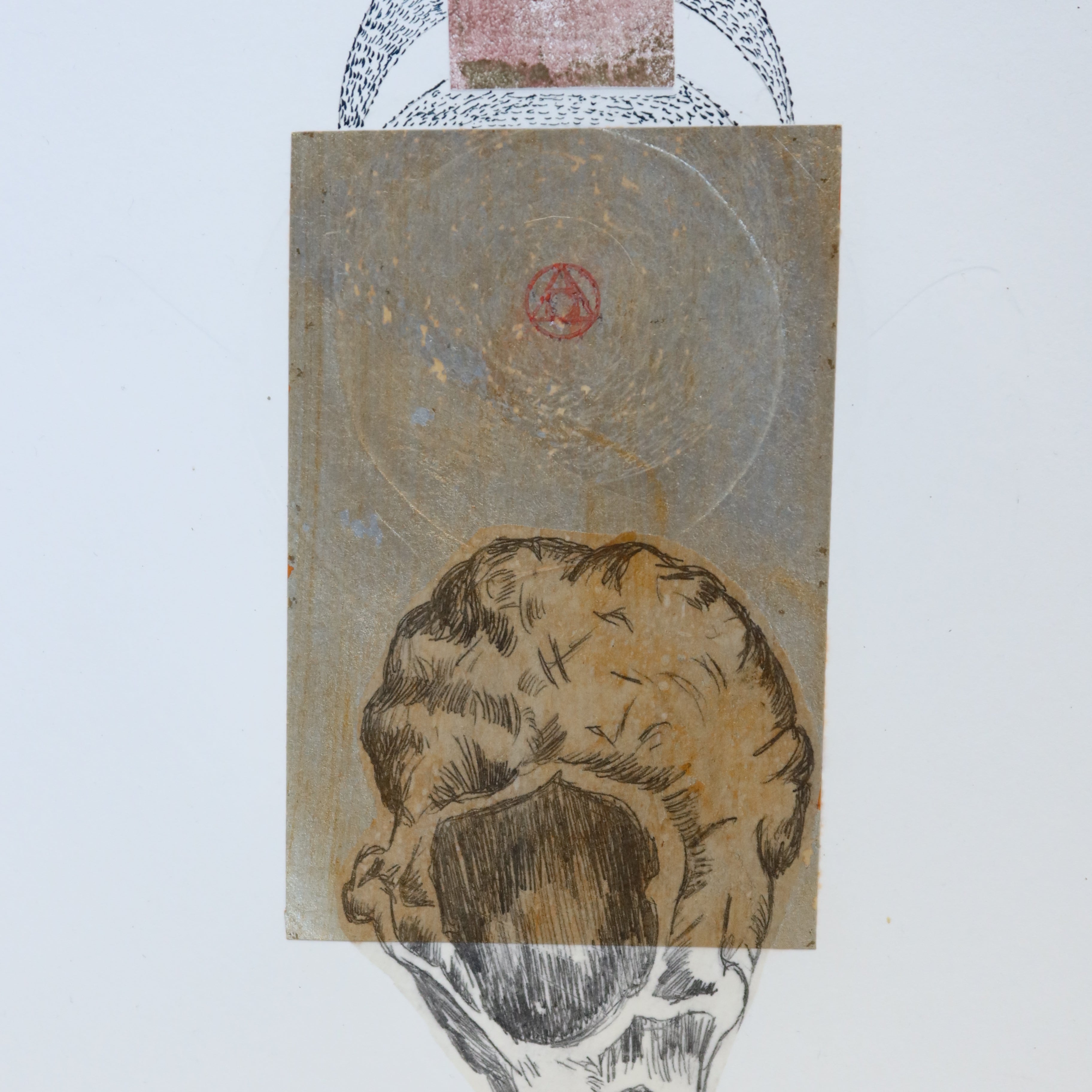 Œuvre originale de la collection Alchimia, dessin et gaufrage sur papier avec éléments d’or et motif d’oiseau