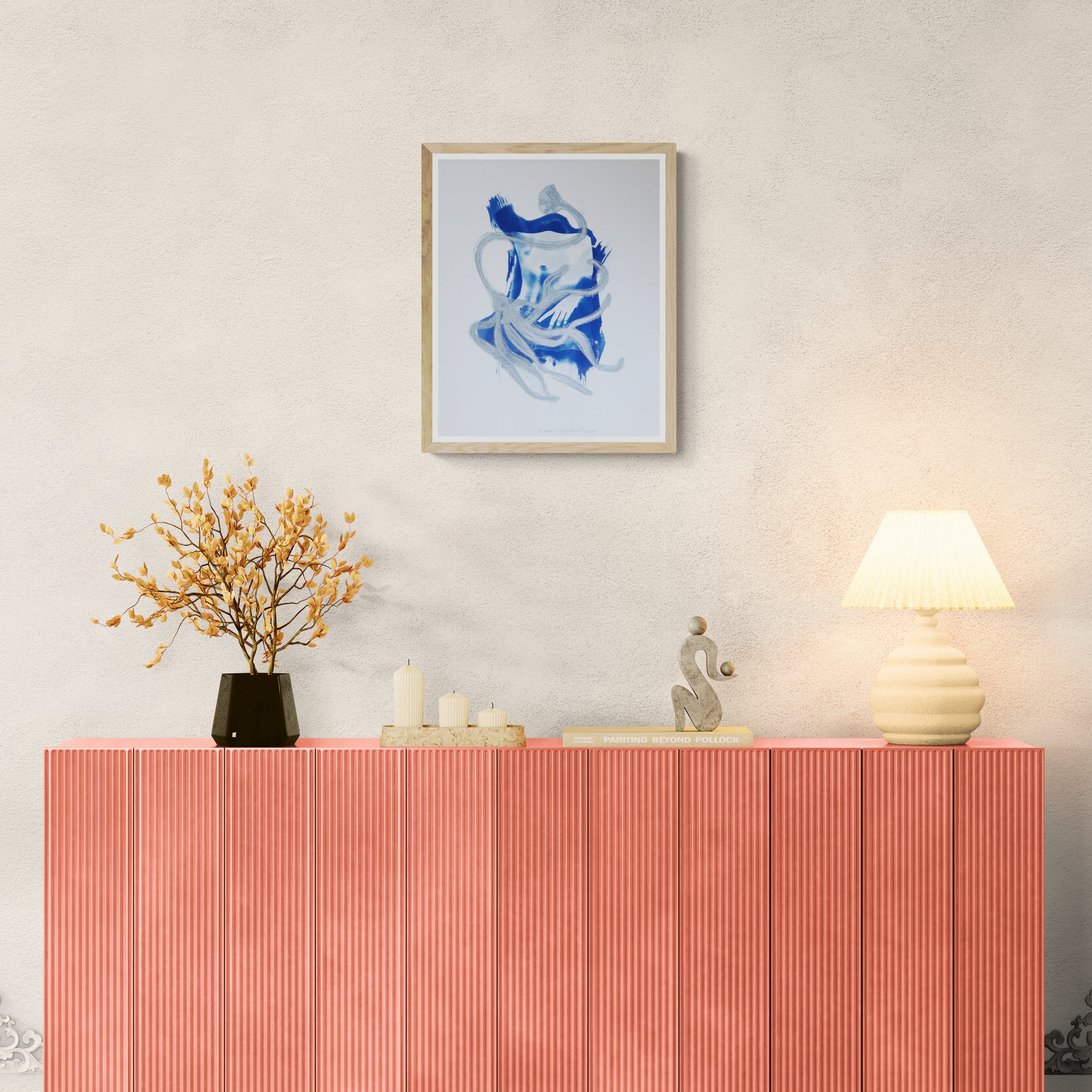 Œuvre de la collection Memoria encadrée, cyanotype et gravure sur papier, couleur principale bleue avec tentacules, présentée en intérieur.