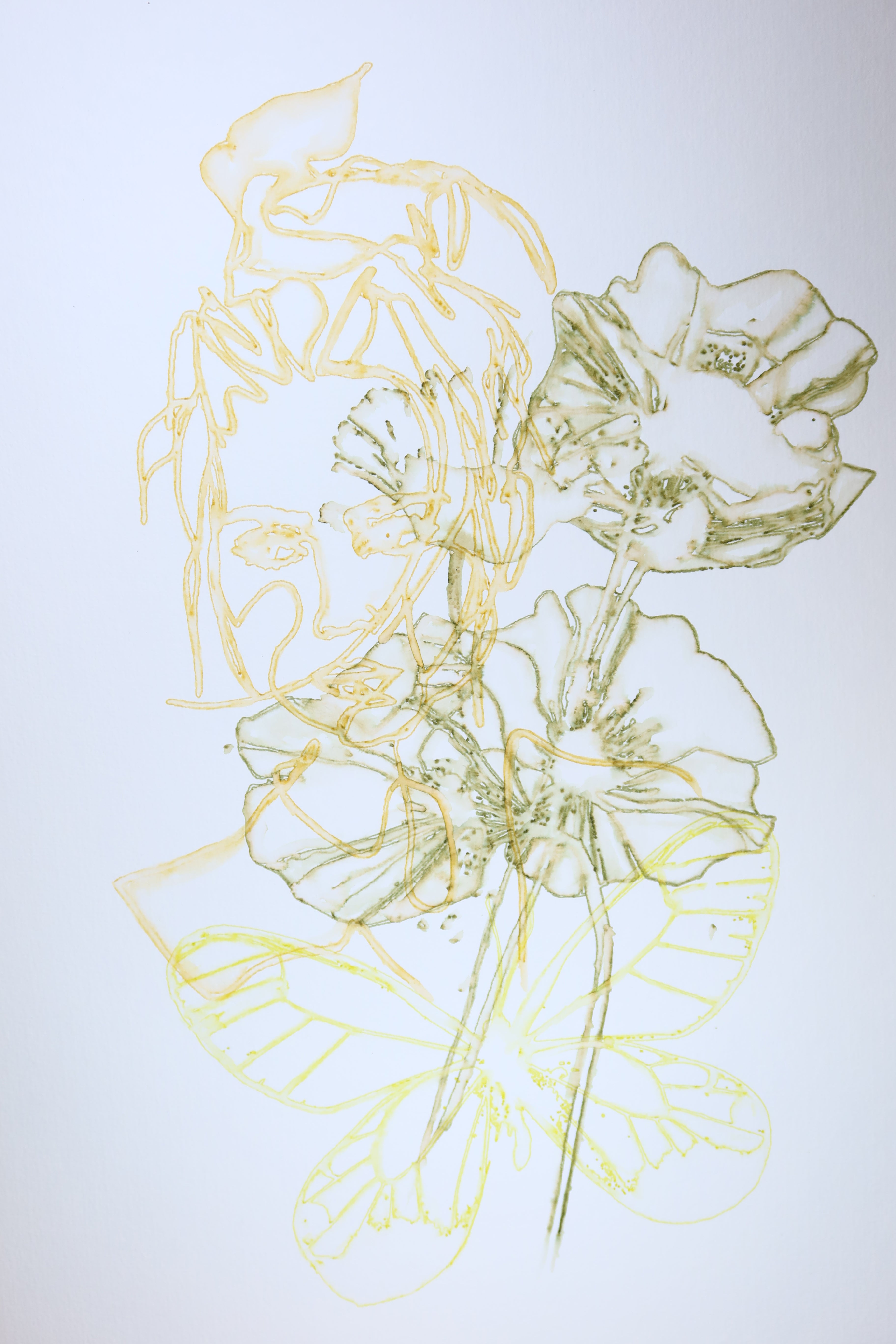 Œuvre originale de la collection Métamorphe, aquarelle sur papier, motif de visage, de fleur et de papillon, aux teintes jaune, vert et orange.