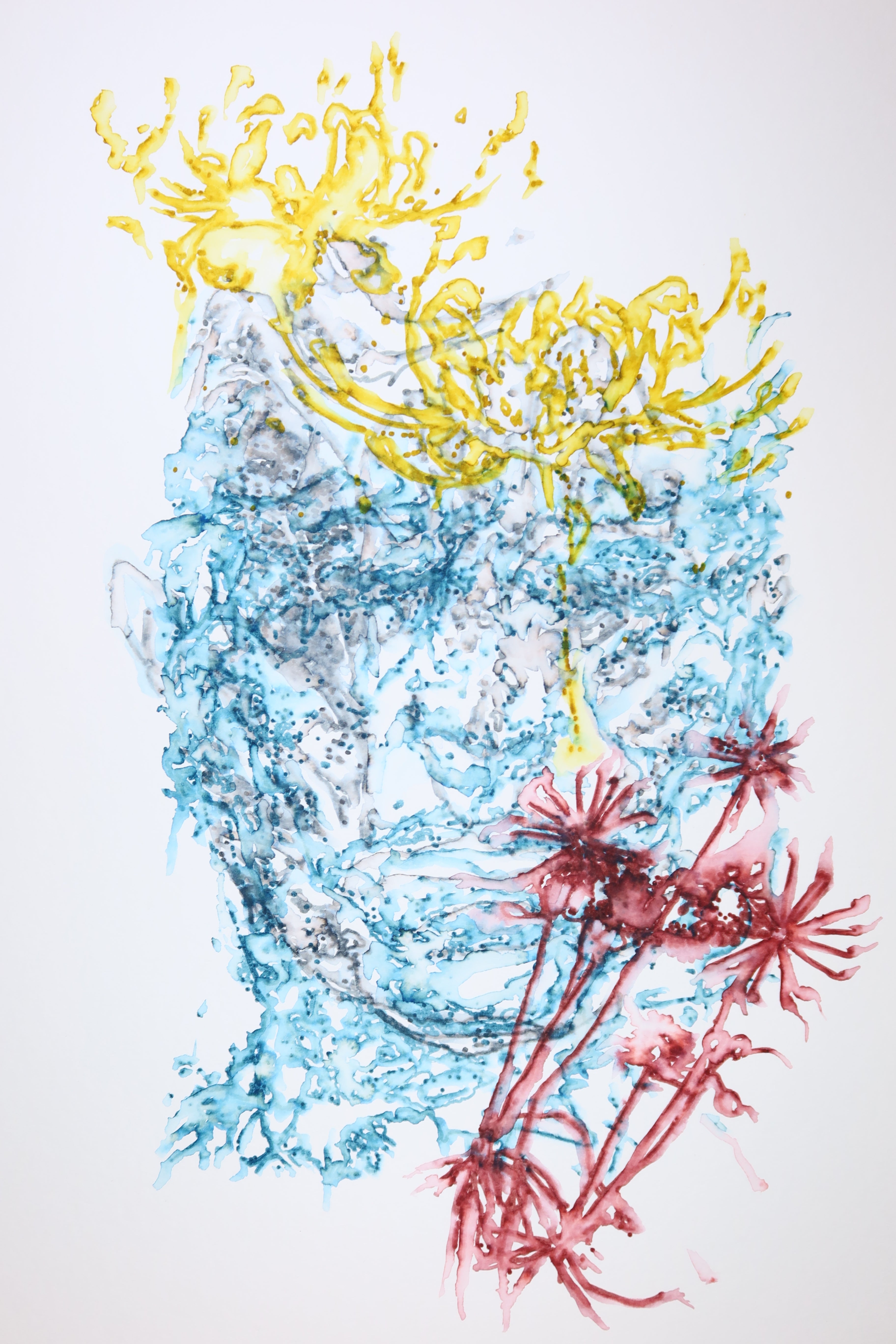 Œuvre originale de la collection Métamorphe, aquarelle sur papier, motif de visage et de fleurs, aux teintes bleu, jaune et rouge.