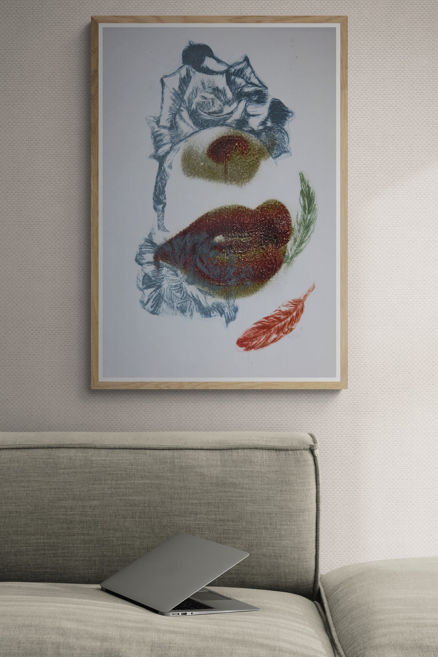 Œuvre encadrée de la collection Spiritus, gravure image imprimée représentant une bouche avec roses et plumes.