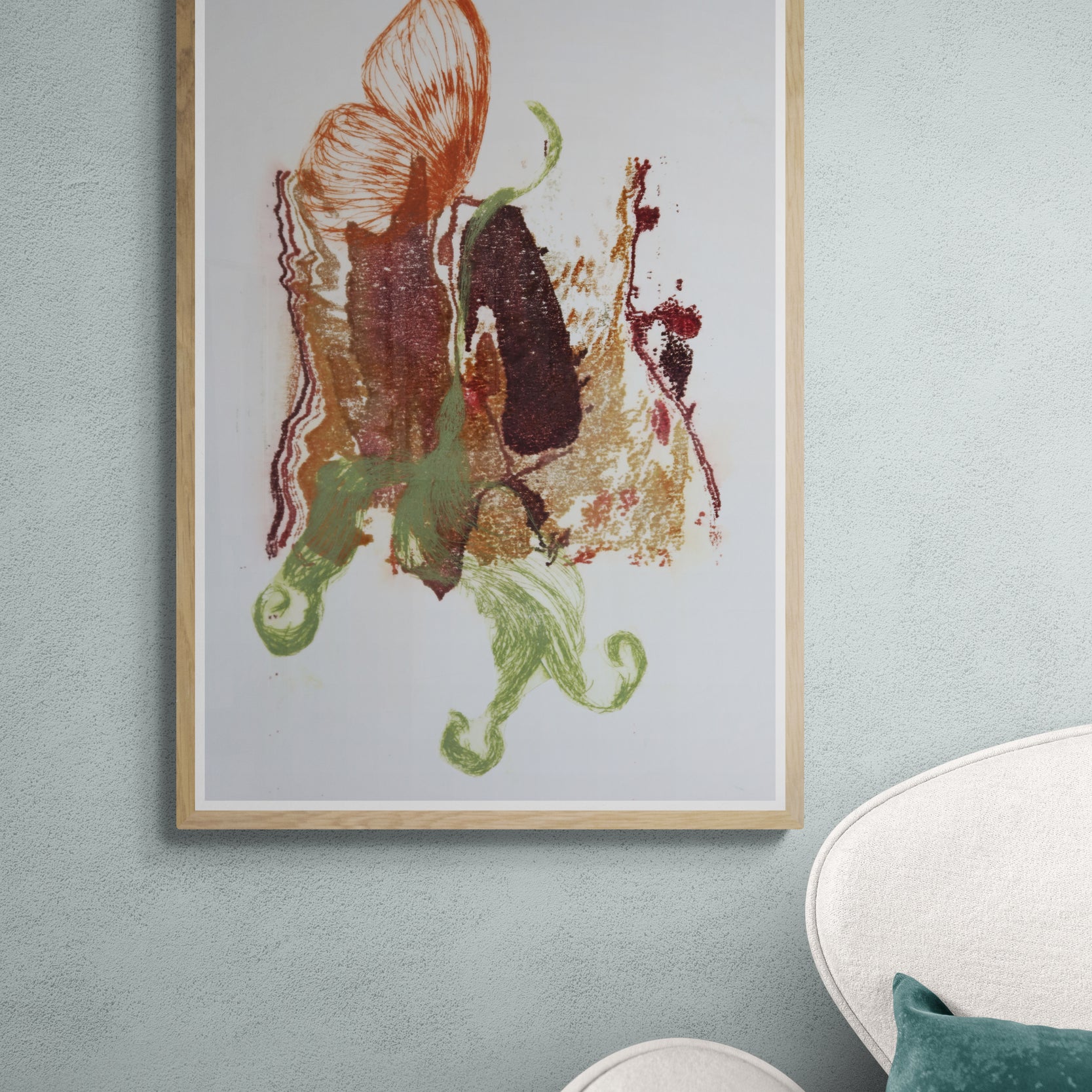 Œuvre encadrée de la collection Spiritus présentée en intérieur, gravure image imprimée avec papillon, éléments botaniques et feuille, vert et brun.