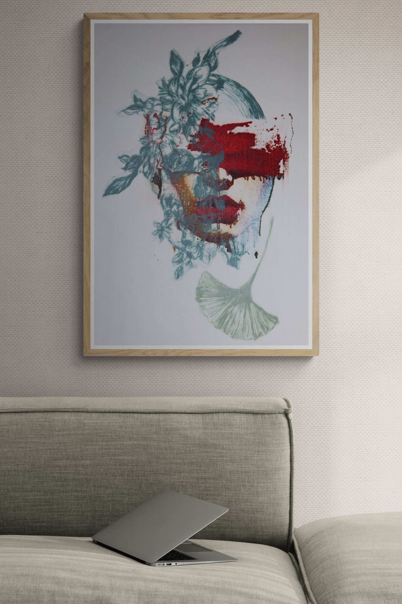 Œuvre encadrée de la collection Spiritus, gravure image imprimée représentant un visage de femme avec feuillage superposé, éléments de nature et lèvres rouges.