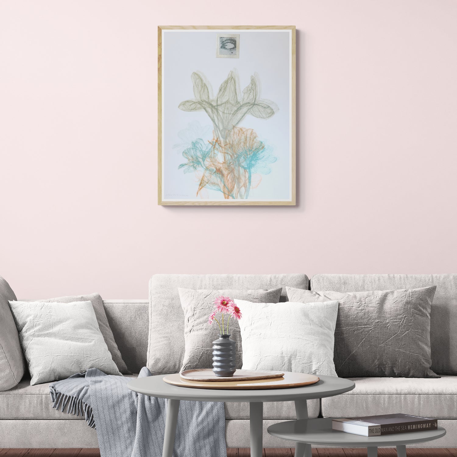 Œuvre de la collection Vanitas encadrée, gravure sur papier, motifs de fleurs au rendu délicat, présentée en intérieur.