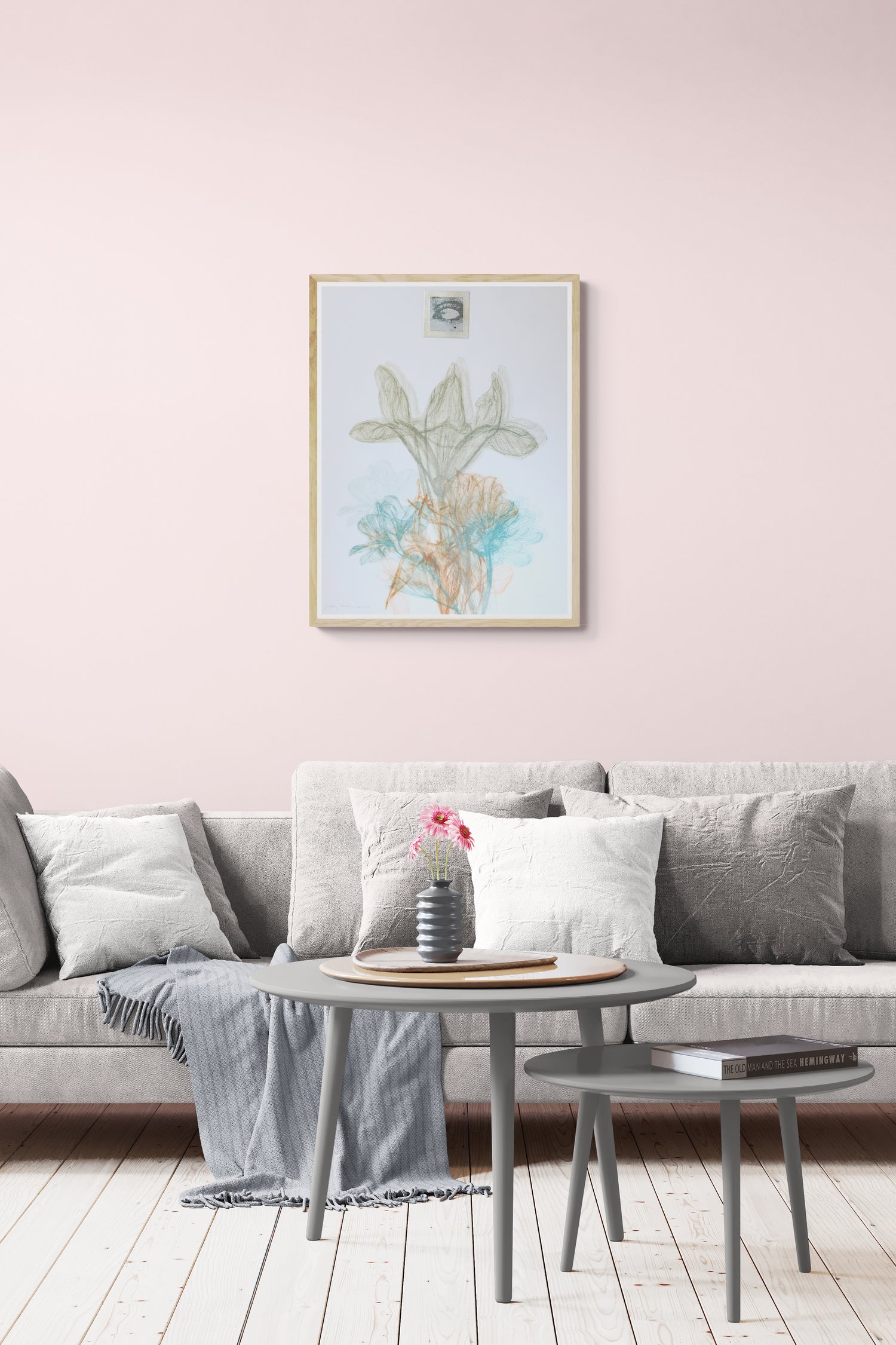 Œuvre de la collection Vanitas encadrée, gravure sur papier, motifs de fleurs au rendu délicat, présentée en intérieur.