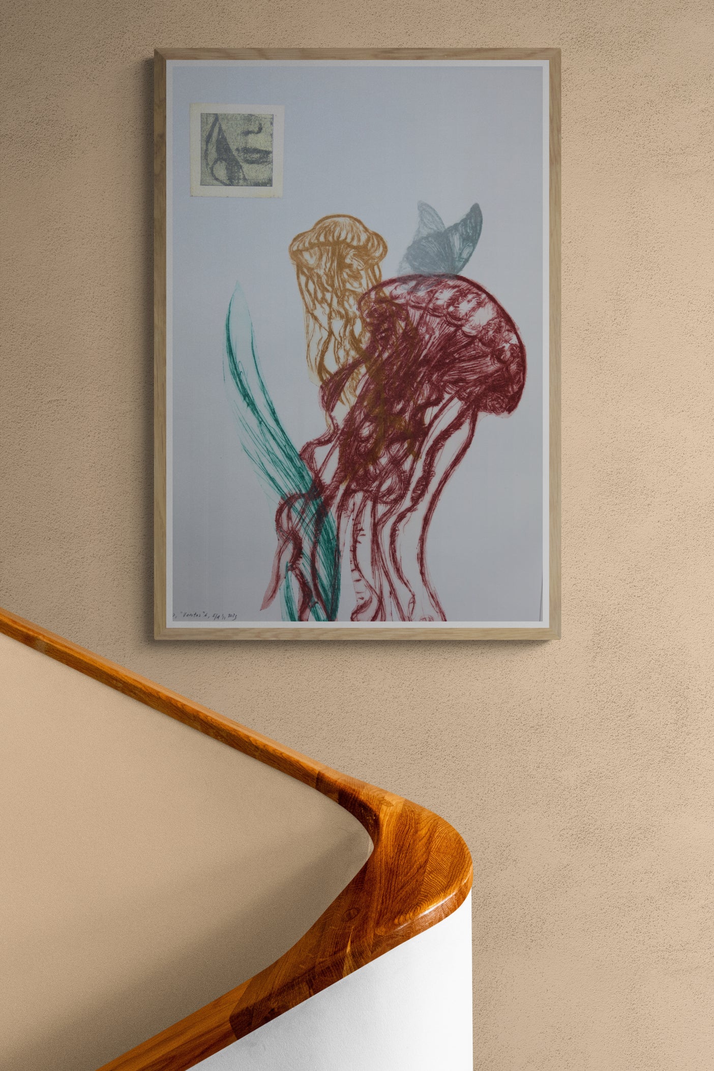 Œuvre de la collection Vanitas, gravure sur papier, composition avec méduses et papillon, présentée en intérieur.