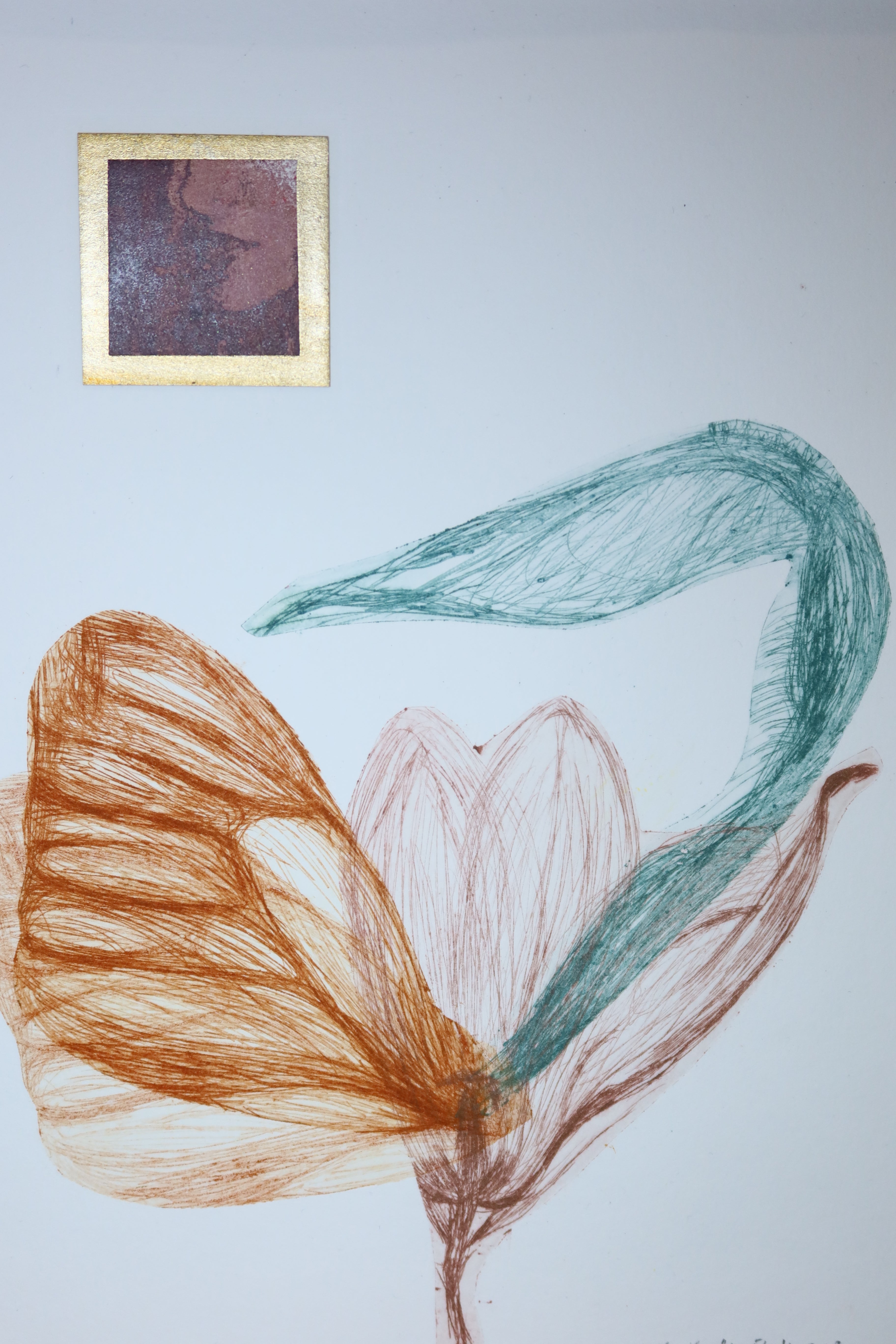 Œuvre originale de la collection Vanitas, gravure sur papier représentant un papillon, une fleur et un visage dans un cadre doré.